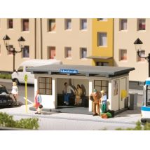 Auhagen 11419 Buszmegálló váróval