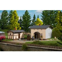 Auhagen 11457 Vasúti őrház, melléképülettel