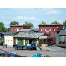 Auhagen 13219 Tehervonati állomás raktár