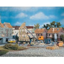 Faller 130466 Bontás alatt álló ház, patinásított