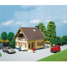 Faller 130205 Családi ház erkéllyel