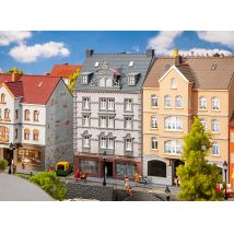 Faller 130705 Városi sorház, műhellyel