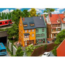 Faller 130710 Kisvárosi sarokházak, 2 db