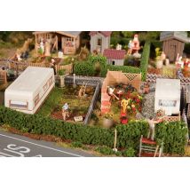 Faller 180495 2 Veteményyes kert lakókocsival