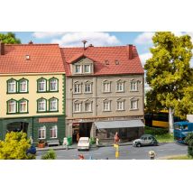 Faller 191786 Városi ház kárpitosműhellyel