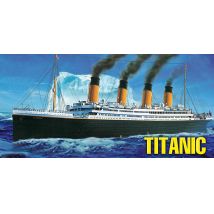 HOBBYBOSS 381305  1/550 RMS Titanic hajó makett