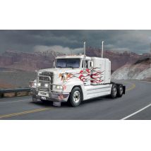 Italeri 3925s Freightliner FLD 120 Special 1:24