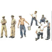 Italeri 5618 PT 109 CREW and ACCESSORIES  1:35