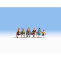 Noch 15533 Ülő figurák (pad nélkül)