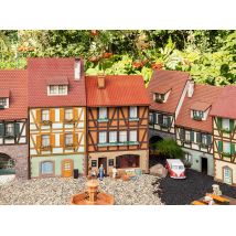 Pola 331769 Favázas ház homlokzata kirakattal