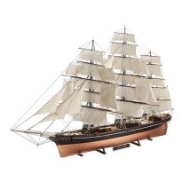 Revell 05422 Cutty Sark teaszállító klipper, hajómakett  1:96