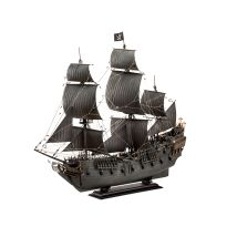Revell 05699 Black Pearl (Fekete Gyöngy) kalózhajó  1:72