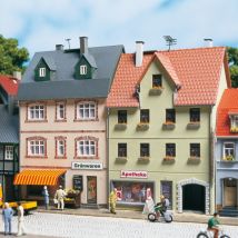 Auhagen 12345 Városi ház, Bahnhofstrasse 5/7, H0/TT