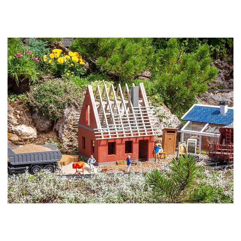 Pola 331083 Épülő ház