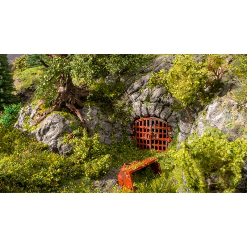 Noch 60762 Vergessener Ort “Stolleneingang”