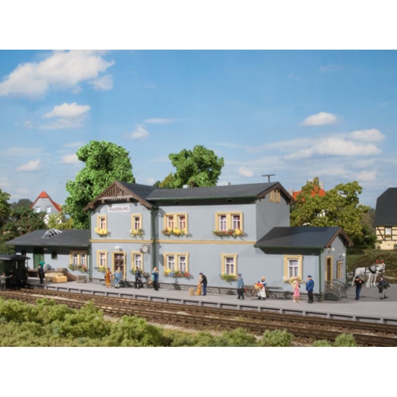 Auhagen 11329 Radeburg állomás