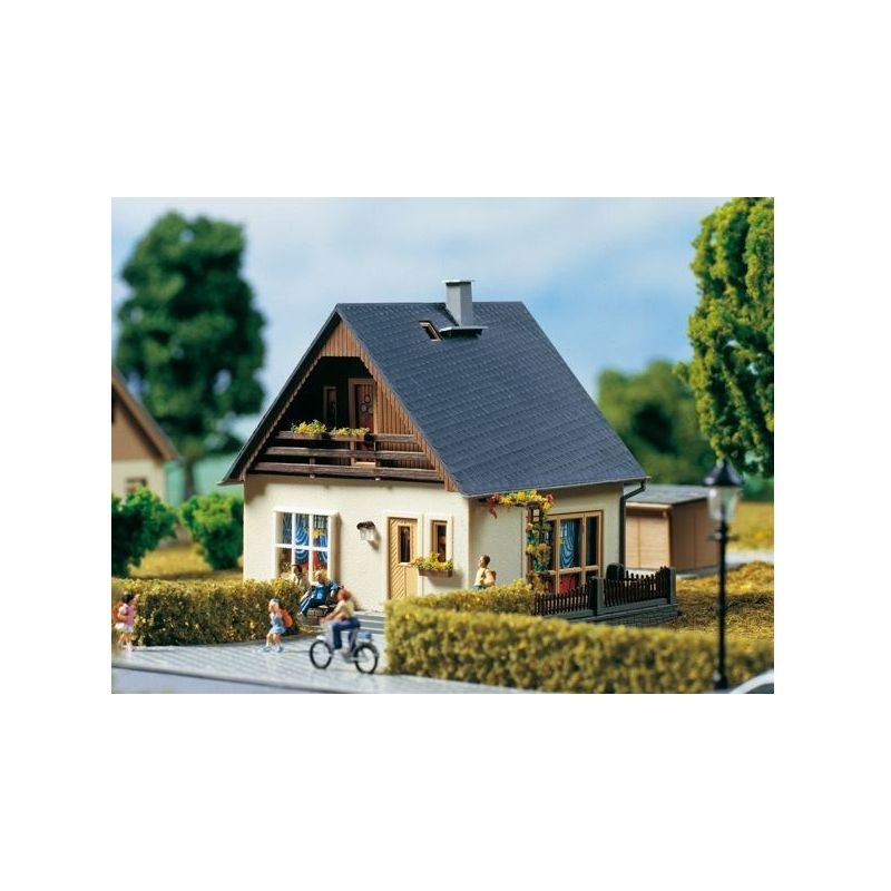 Auhagen 11378 Gabi ház /Haus Gabi/