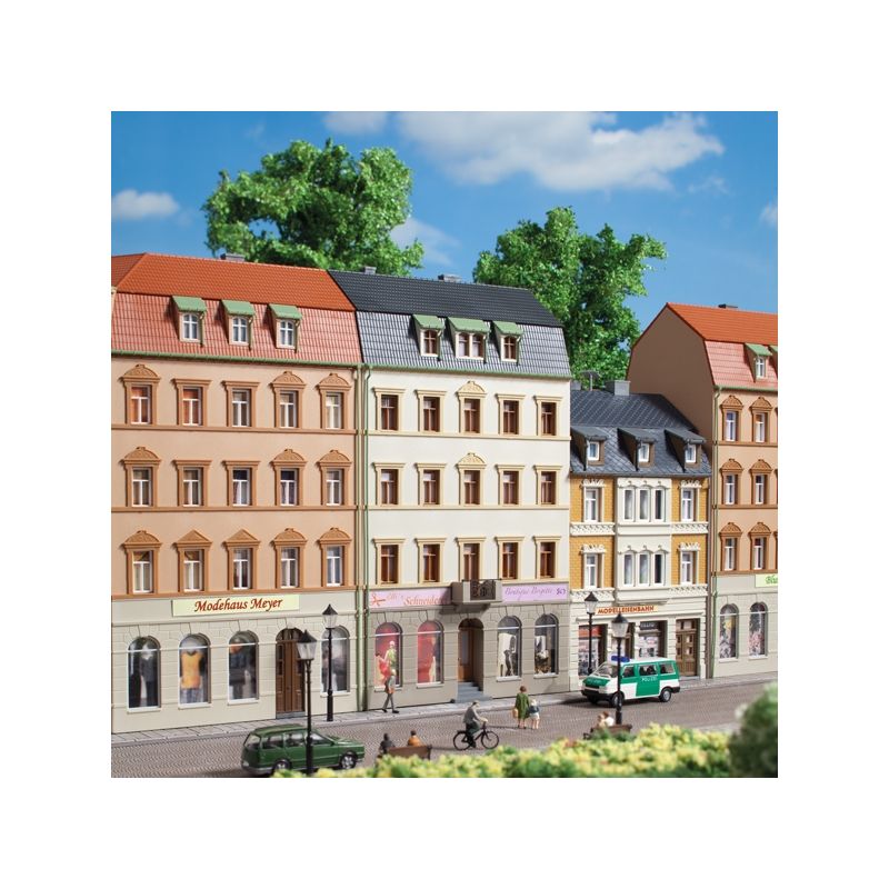 Auhagen 13336 Városi ház bolttal