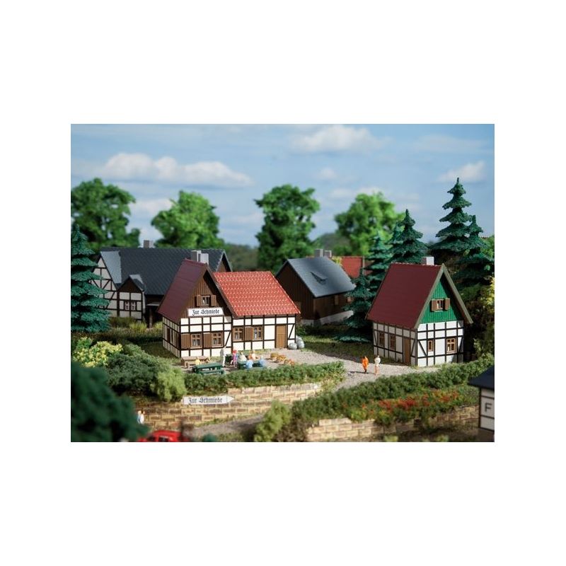 Auhagen 14457 Vendéglő- kovácsműhely /Gasthaus zur Schmiede/