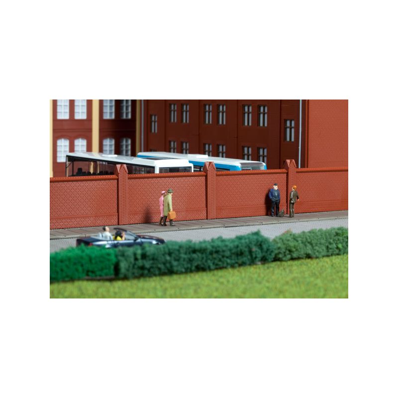 Auhagen 41623  Téglakerítés, 620 mm