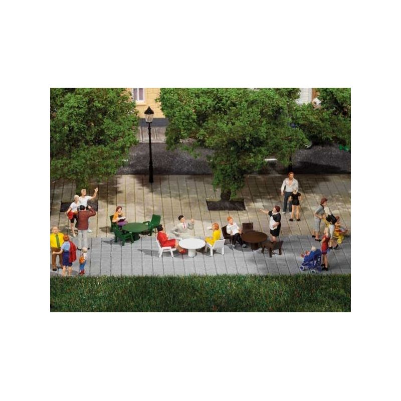 Auhagen 42647 Vasutasok, pélyaudvari személyzet