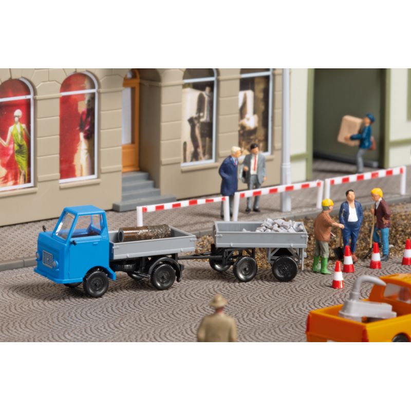 Auhagen 43661 Multicar M22 Platós teherautó pótkocsival