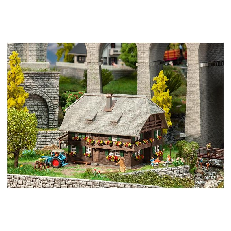 Faller 130573 Fekete-erdei ház