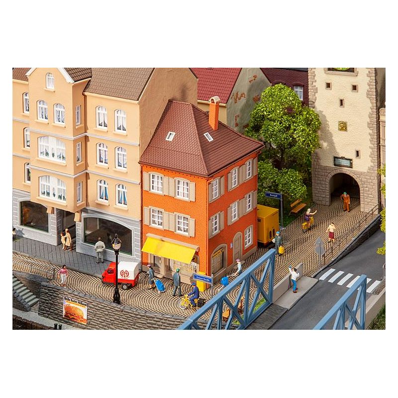 FALLER 130617 Sarokház postával