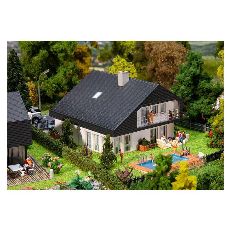Faller 130642 Lakóház födémes tetővel