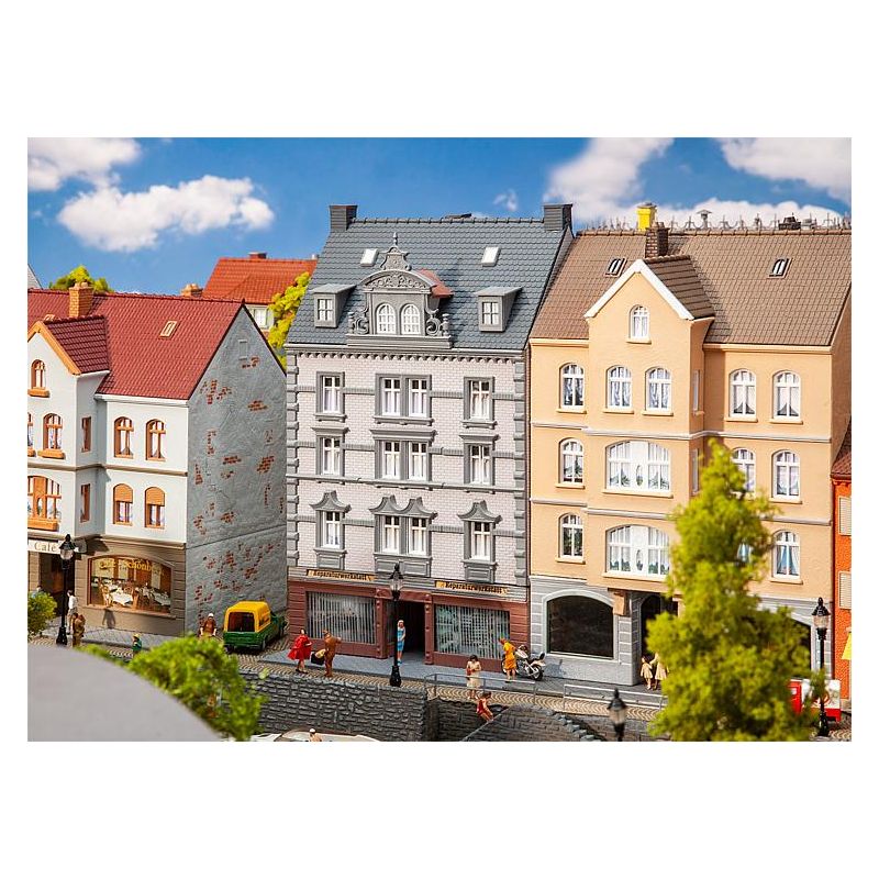 Faller 130705 Városi sorház, műhellyel