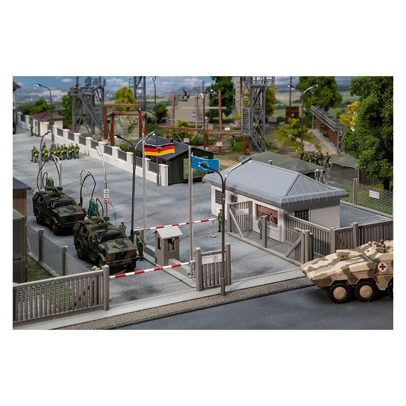 Faller 144102 Katonai poszt sorompóval
