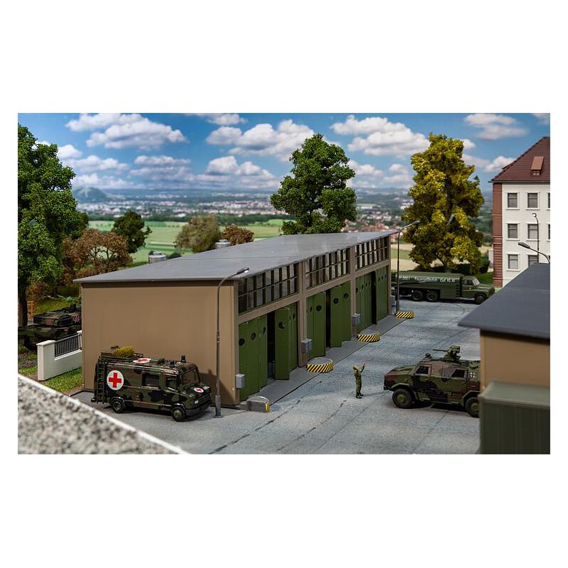 Faller 144103 Háromállású járműjavító, hangár