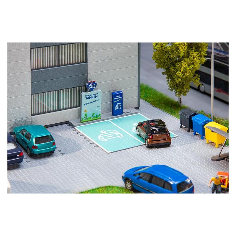 Faller 180280 Töltőállomás e-járművek számára
