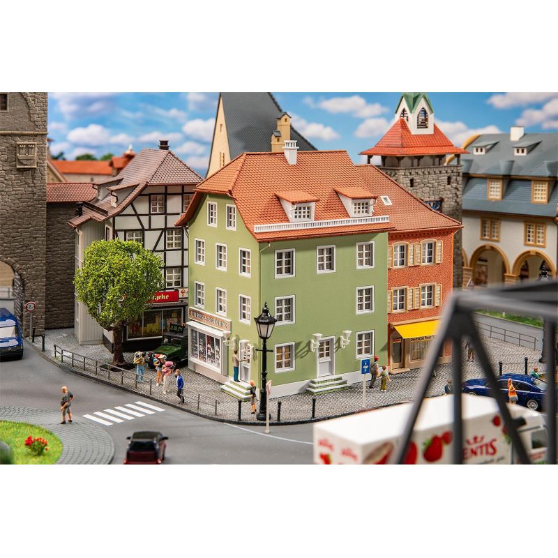 Faller 191791 Városi ház ékszerbolttal