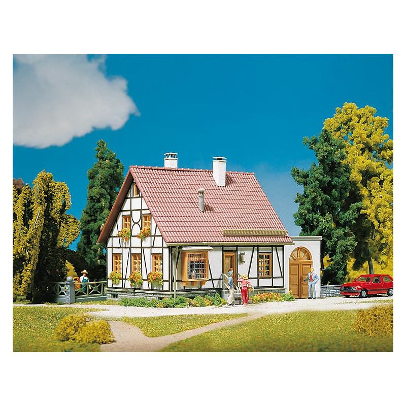 Faller 130215 Faszerkezetes csalási ház, garázzsal