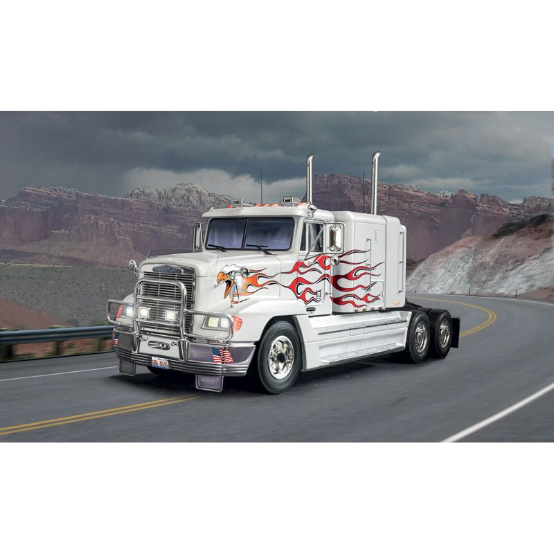 Italeri 3925s   Freightliner FLD 120 Special  1:24