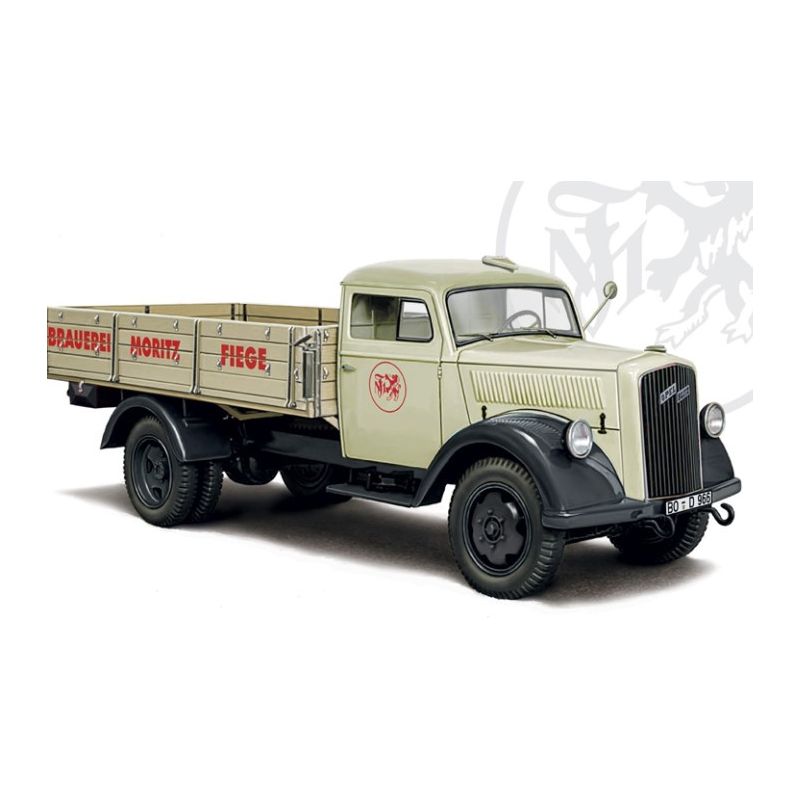 Italeri 3960s Opel Blitz Classic  1:24