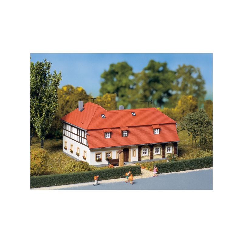 Auhagen 13305 Lakóház, favázas