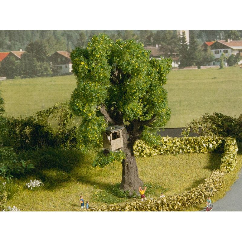 NOCH 21766 Baum mit Baumhaus
