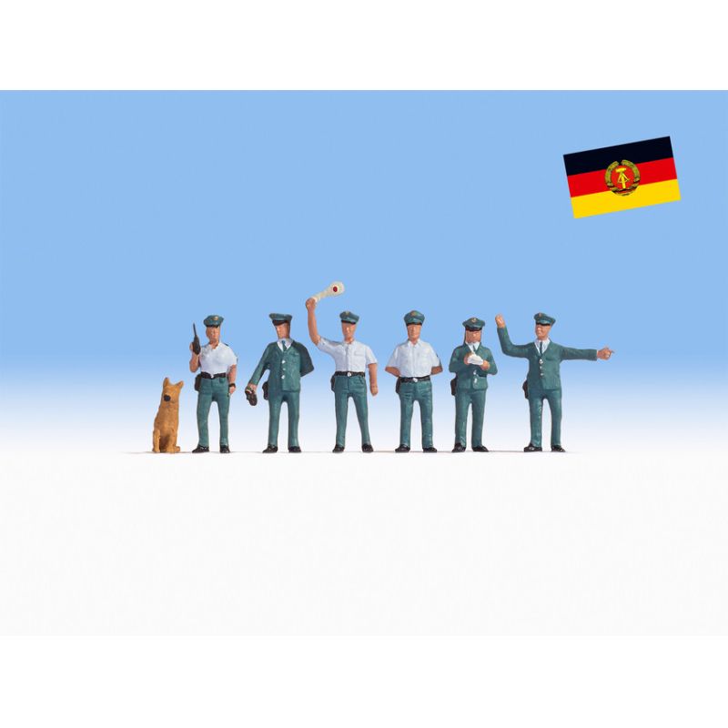 Noch 45076 Keletnémet (DDR) rendőrök, kutyával