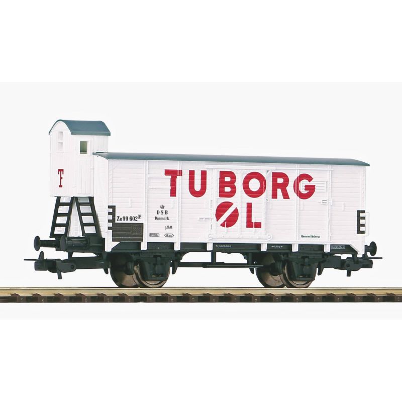 PIKO 54619 Zárt teherkocsi sörszállító, fékházzal, G02, Bier Tuborg, DSB III