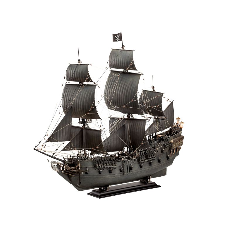 Revell 05699 Black Pearl (Fekete Gyöngy) kalózhajó