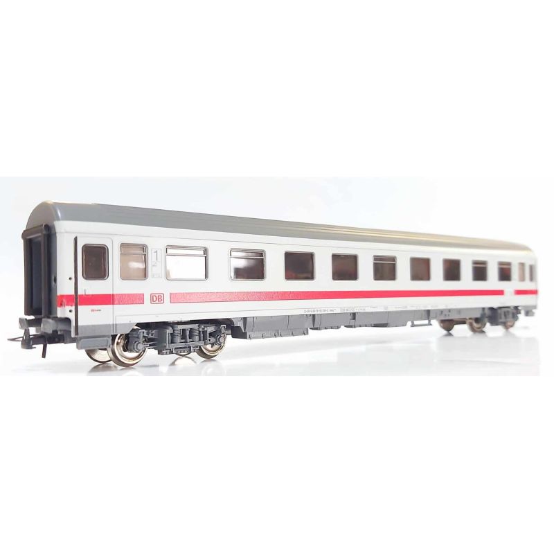 Roco 54160 Személykocsi, 1.o., Avmz, IC-festés, DB AG VI