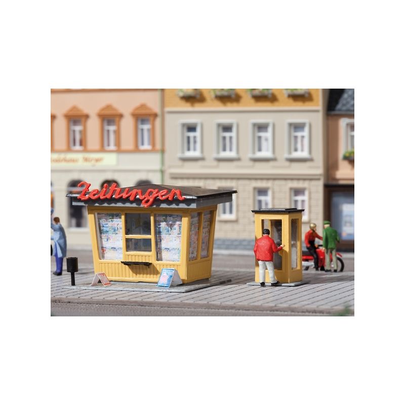 Auhagen 12340 Újságosbódé telefonfülkével, H0/TT