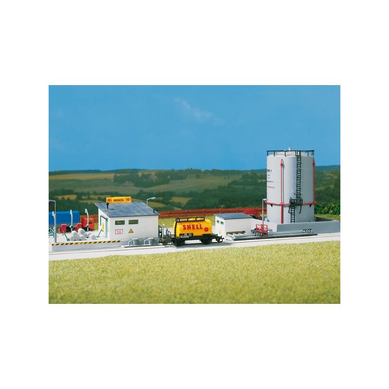 Auhagen 12264 Üzemanyagtelep toronnyal, H0/TT