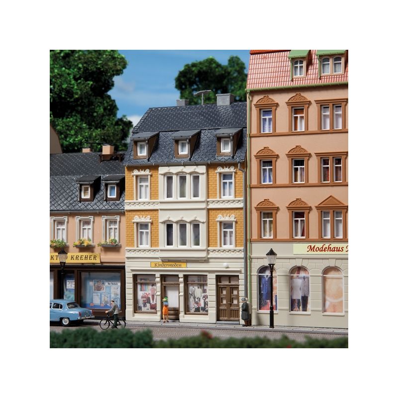 Auhagen 12253 Városi ház bolttal, Nr. 4, H0/TT