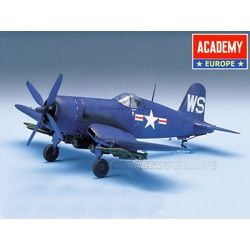 Academy 12267  VOUCHT F4U-4B CORSAIR