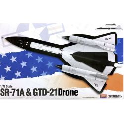 Academy 12540  SR-71A + GTD-21 Drone