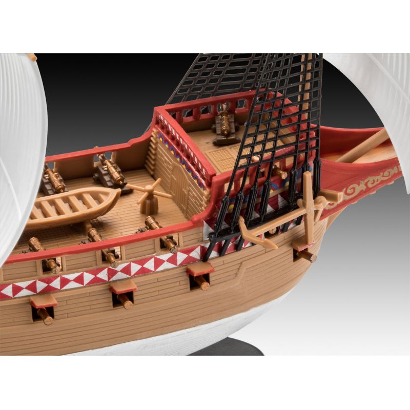 Revell 05661 HMS Revenge (easy click)