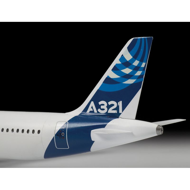 7017 REVELL Airbus A-321  1/144
